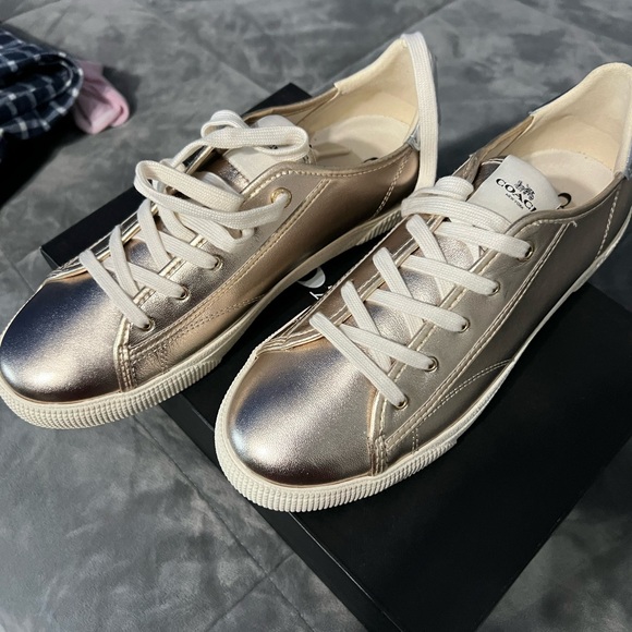 Bcoach sneaker stiyle name is metallic
Style # FG4567 231756 color champagne - Picture 2 of 5